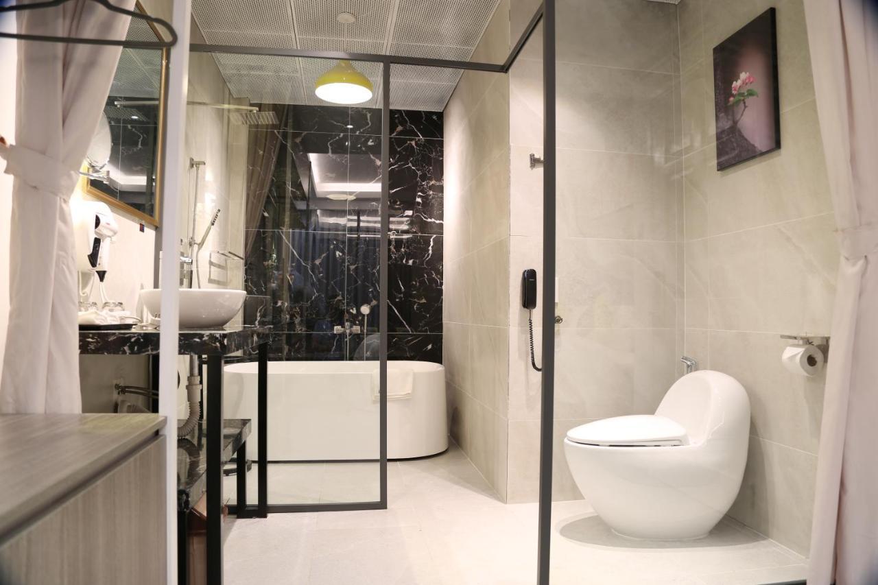The Queendor Boutique Hotel Ho Chi Minh-staden Exteriör bild